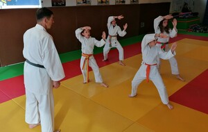 Cours enfants : entraînement au kata